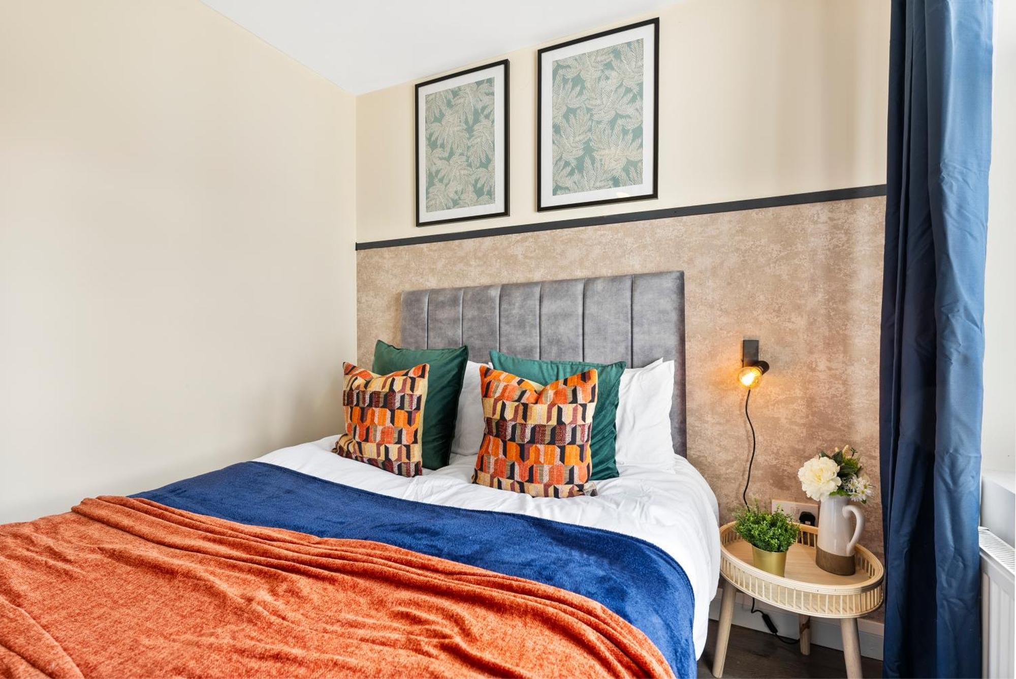 Stylish Wembley Gem - Parking -Sleeps 14 伦敦 外观 照片