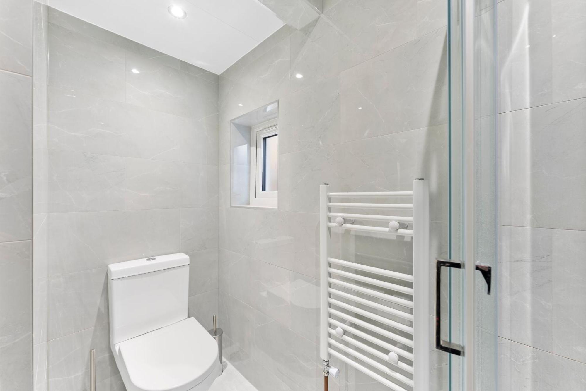 Stylish Wembley Gem - Parking -Sleeps 14 伦敦 外观 照片