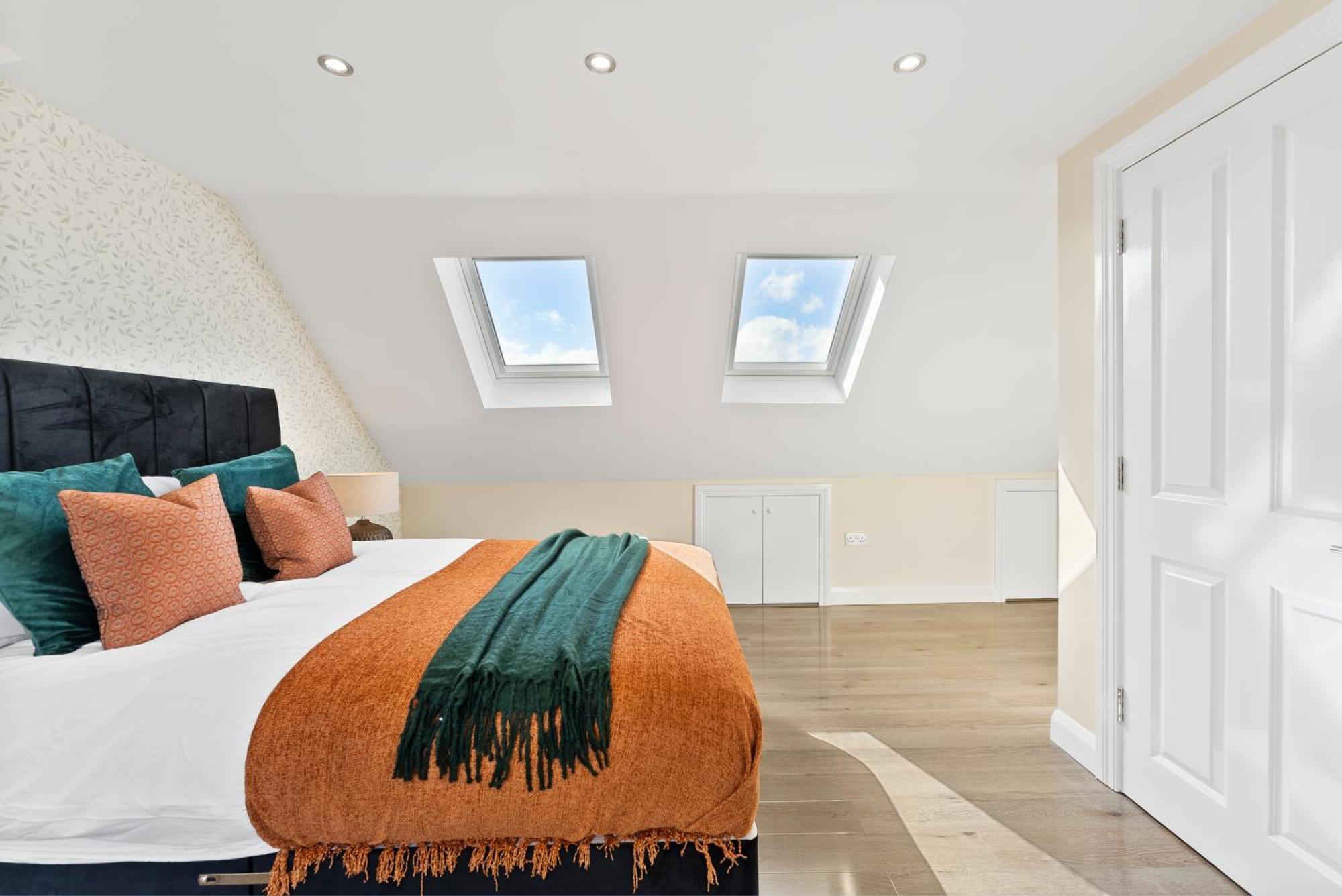 Stylish Wembley Gem - Parking -Sleeps 14 伦敦 外观 照片
