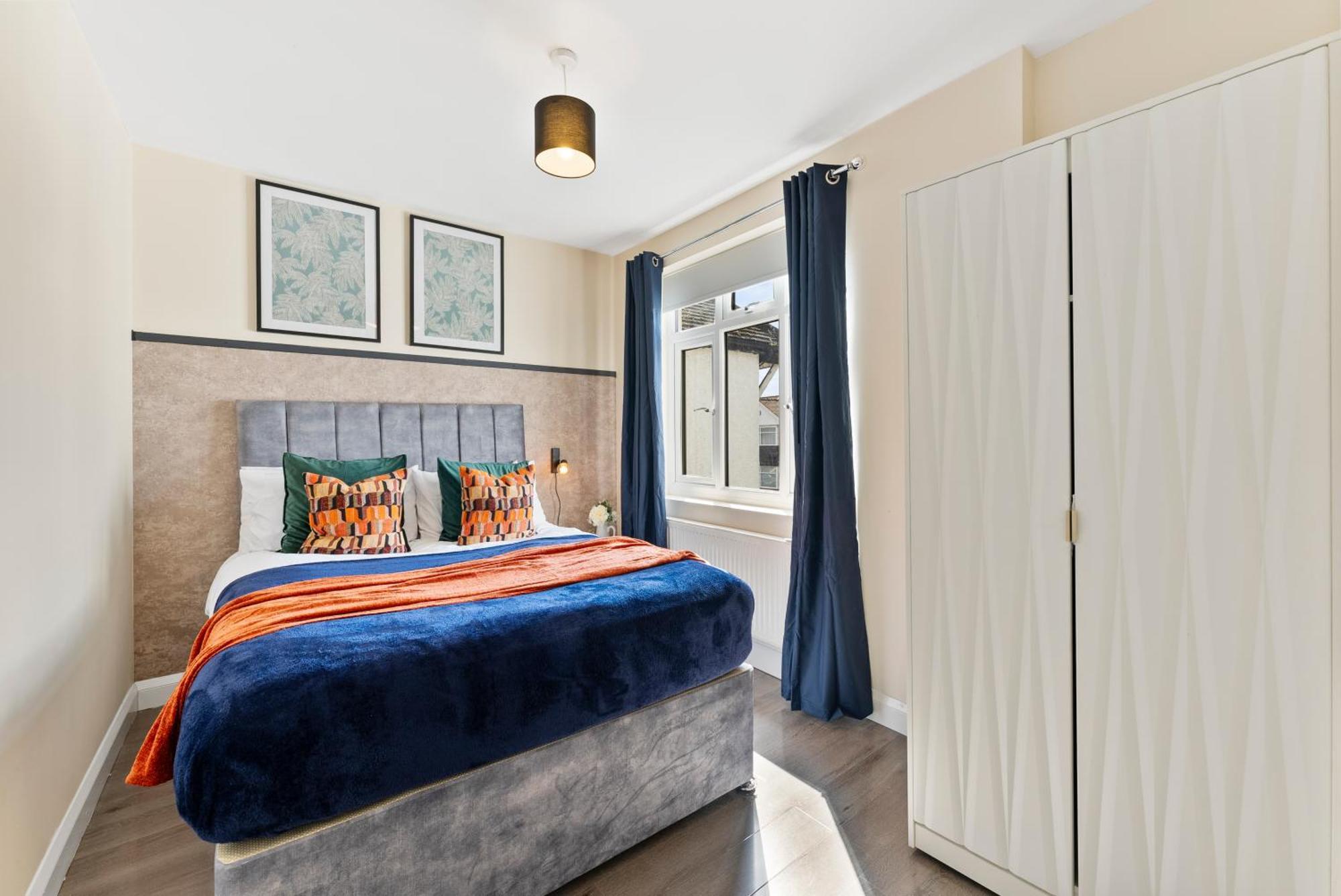 Stylish Wembley Gem - Parking -Sleeps 14 伦敦 外观 照片