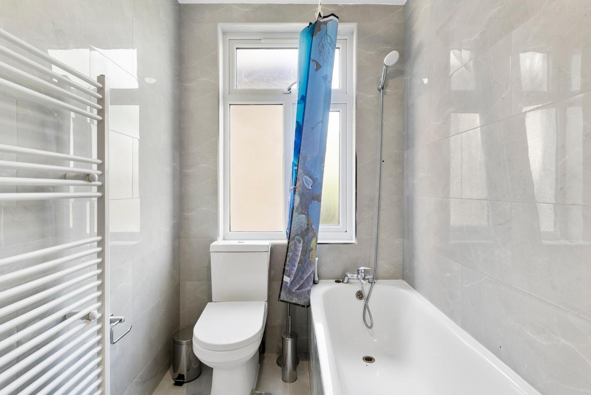 Stylish Wembley Gem - Parking -Sleeps 14 伦敦 外观 照片