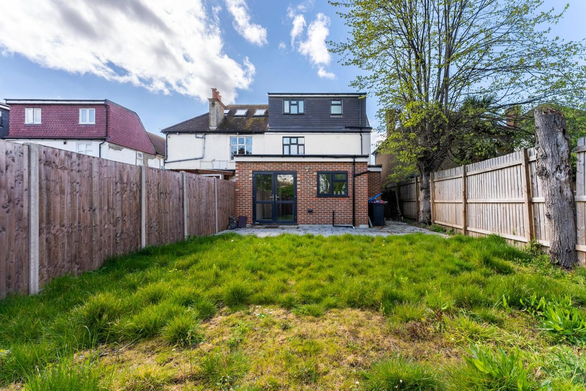 Stylish Wembley Gem - Parking -Sleeps 14 伦敦 外观 照片