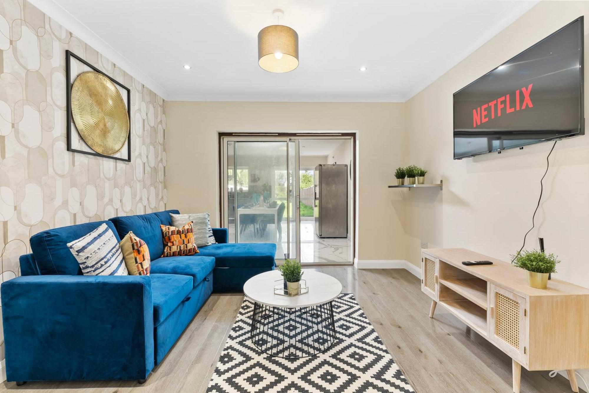 Stylish Wembley Gem - Parking -Sleeps 14 伦敦 外观 照片