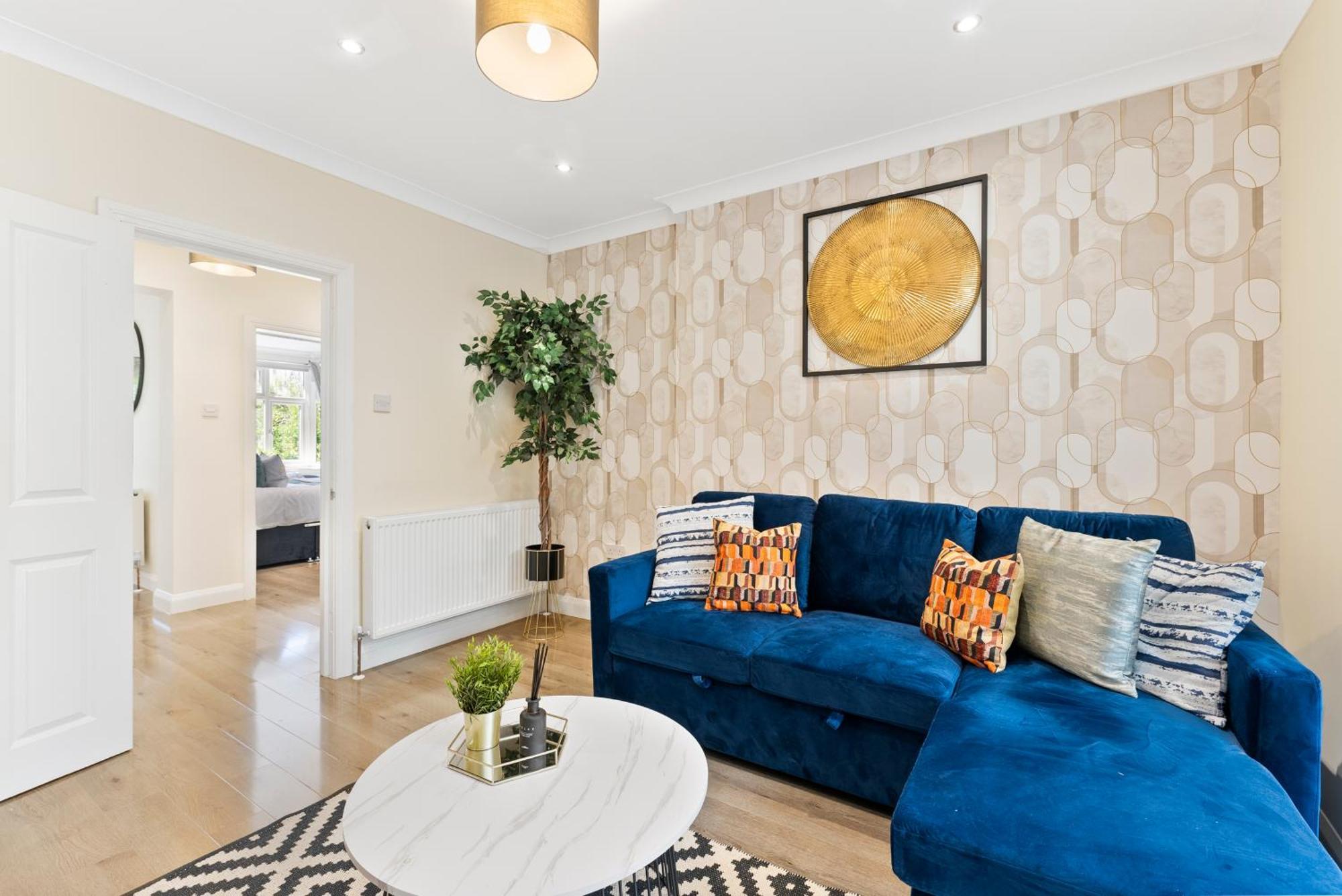 Stylish Wembley Gem - Parking -Sleeps 14 伦敦 外观 照片
